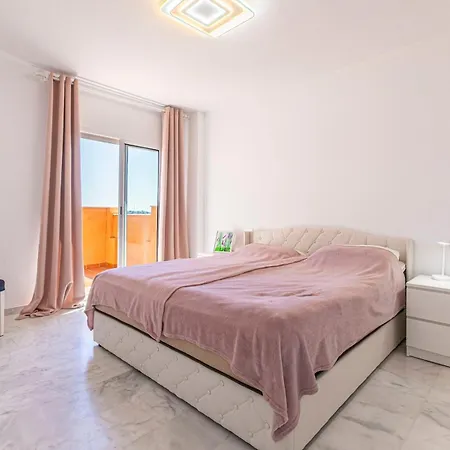 아파트 Relaxing With Pool - Pass The Keys