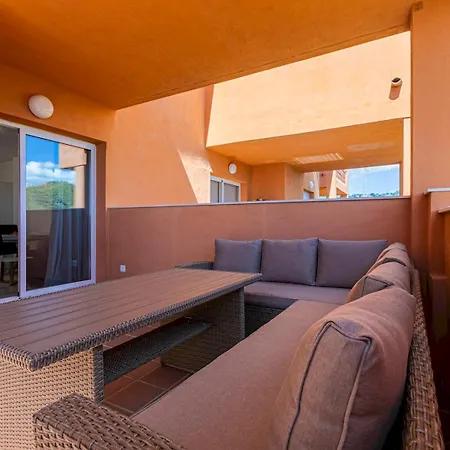 Relaxing With Pool - Pass The Keys Apartment *
