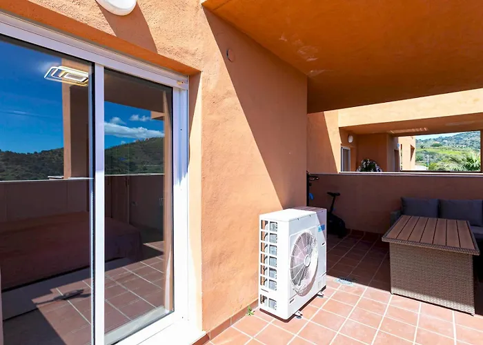 Relaxing With Pool - Pass The Keys Apartament