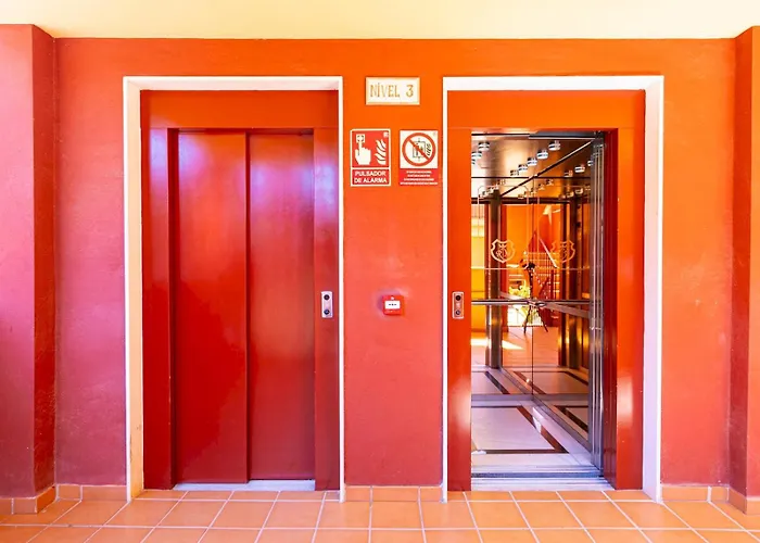 Relaxing With Pool - Pass The Keys *