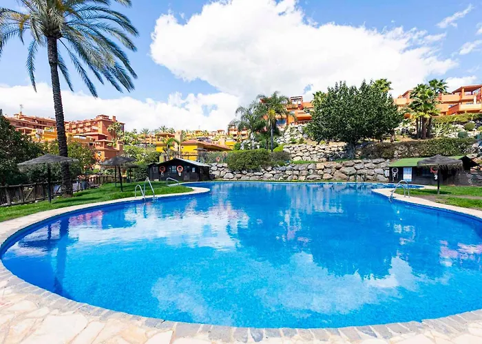 Relaxing With Pool - Pass The Keys