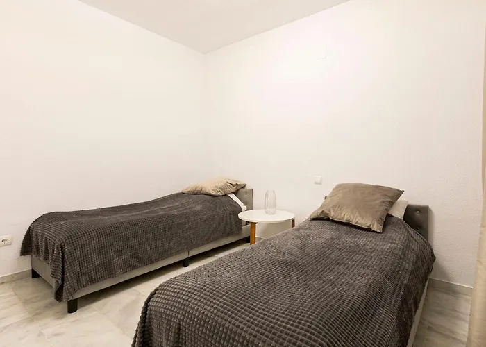 Relaxing With Pool - Pass The Keys Apartament *