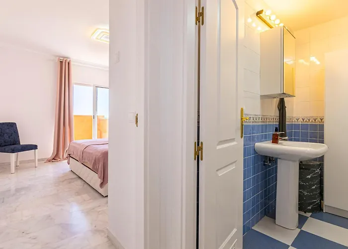 Relaxing With Pool - Pass The Keys Apartament *