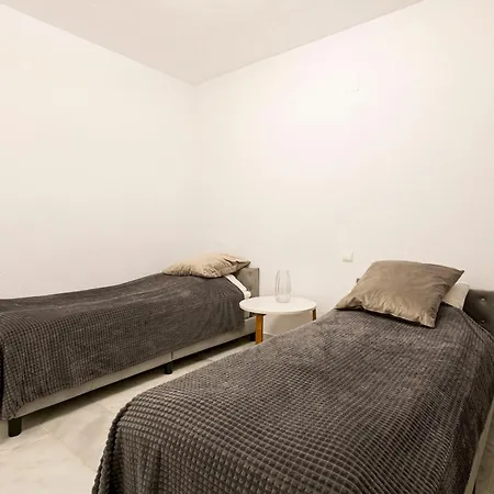 Relaxing With Pool - Pass The Keys Апартаменти *