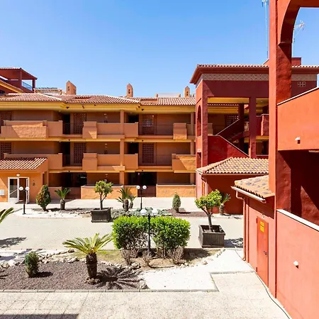 Апартаменти Relaxing With Pool - Pass The Keys *