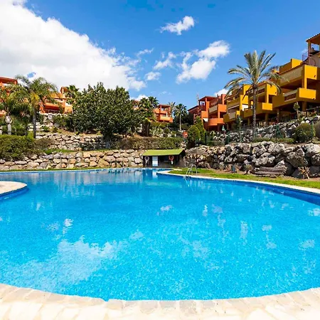 Апартаменти Relaxing With Pool - Pass The Keys *