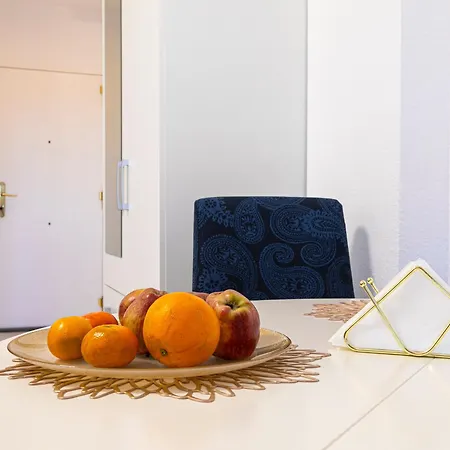 Relaxing With Pool - Pass The Keys