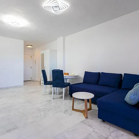 Relaxing With Pool - Pass The Keys *